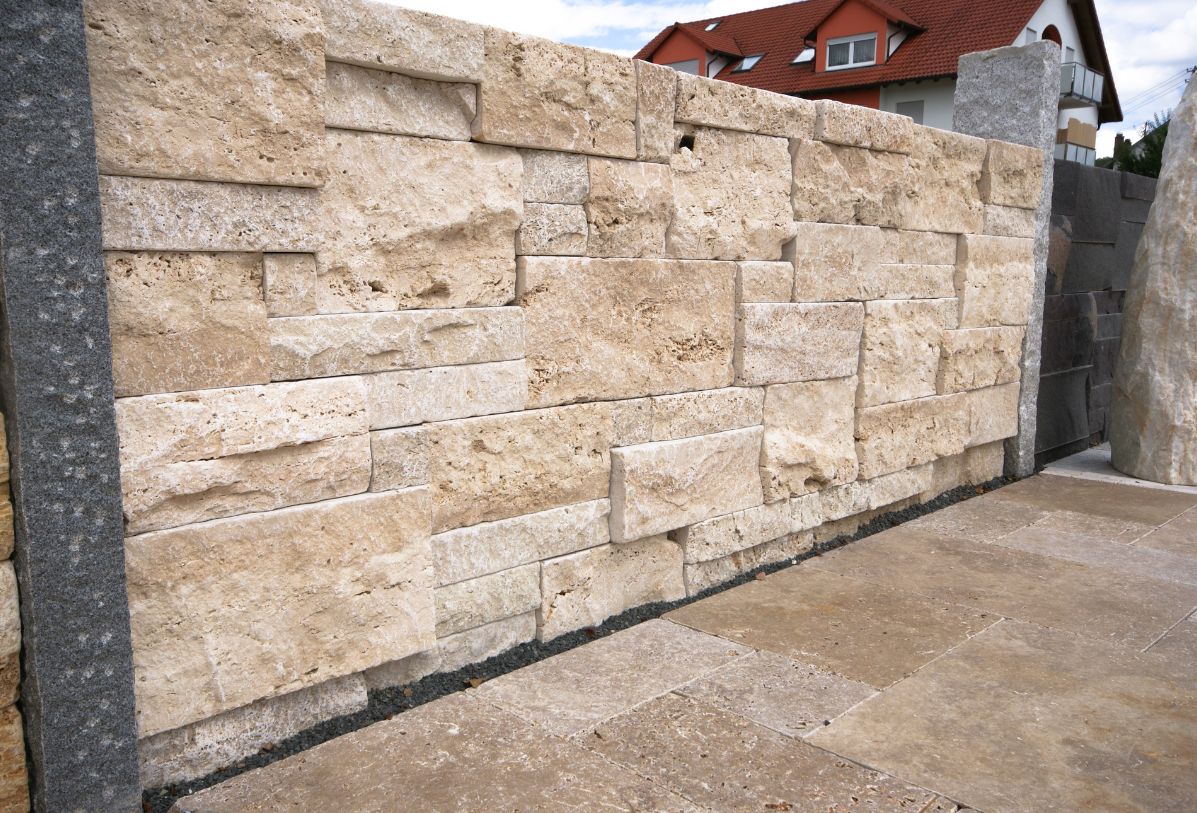 Naturstein Mauer